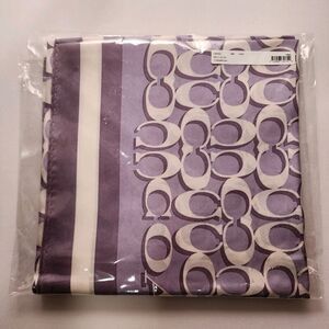 NWT COACH C8362 Signature Print Silk Square Scarf Mist Violet Purple